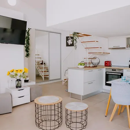 Sun Stories Apartment Vothon
